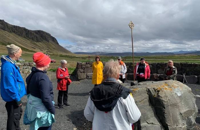 Við altarið á Esjubergi - helgistund